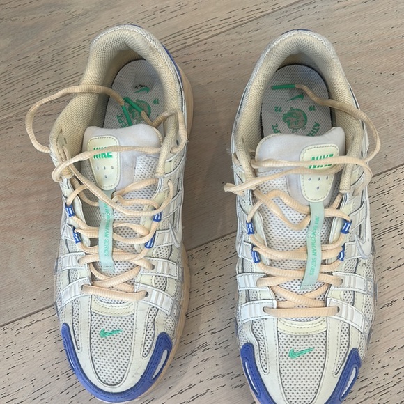 NIKE SNEAKERS - Picture 3 of 5